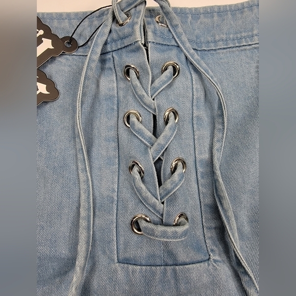 NWT HIDDEN CULT Denim Blue Jean Skirt Tie Front Light Wash NEW Women's Large - Picture 2 of 12